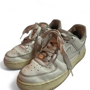 Nike Air Force 1 Low trainers • SIZE - Kids 5.5 / Women’s 7.5